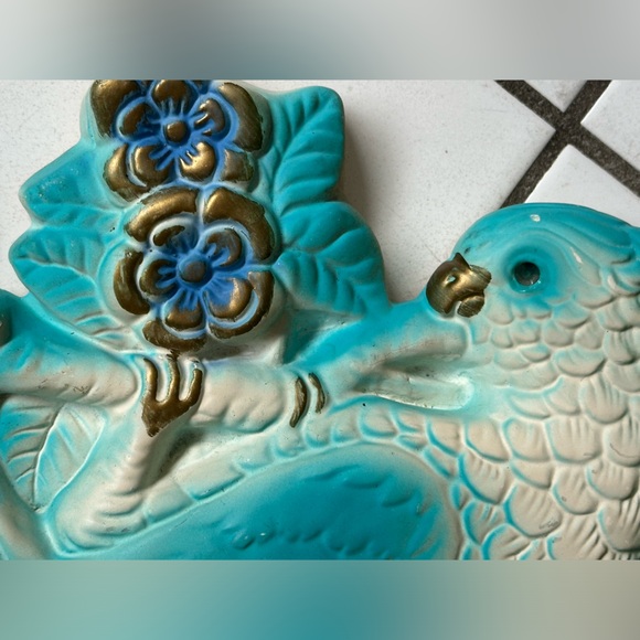 Vibtage Wall Art Chalk Ware Bird, Turquoise Cockatiel - Picture 9 of 9